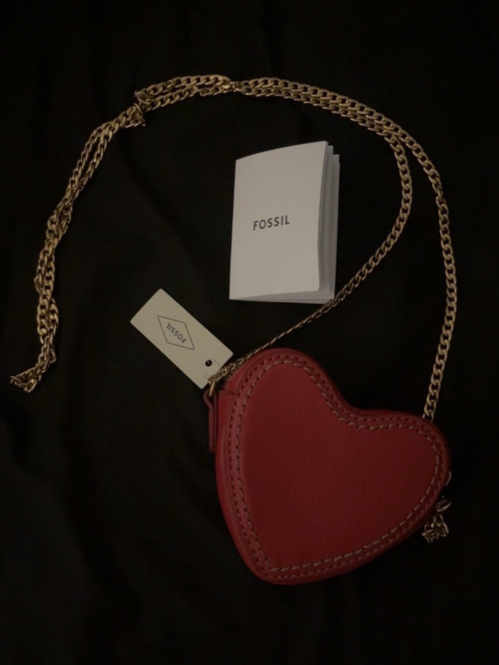 Fossil Red Heart Mini Crossbody with Gold Chain BRAND NEW . Mini and small